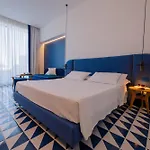 La Roccia Hotel 3*