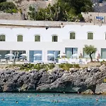 Hotel La Roccia 3*