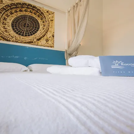 Hotel La Roccia 3*