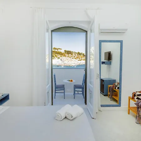 La Roccia Hotel