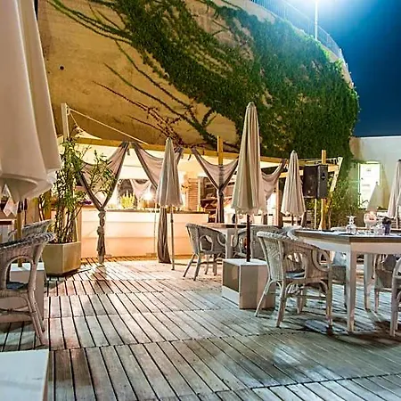 Hotell La Roccia Castro (Lecce)