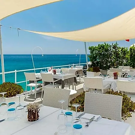 La Roccia 3* Castro (Lecce)