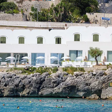 La Roccia Hotel 3*