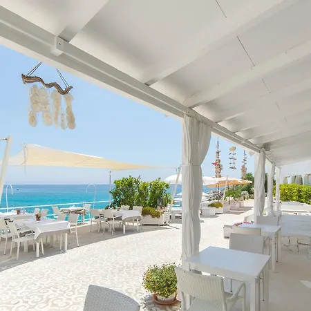 La Roccia Hotel